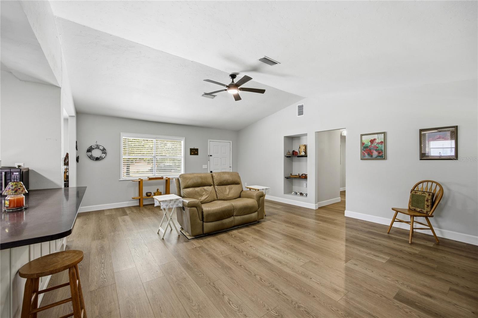 926 Woodlawn St Property Photo 10