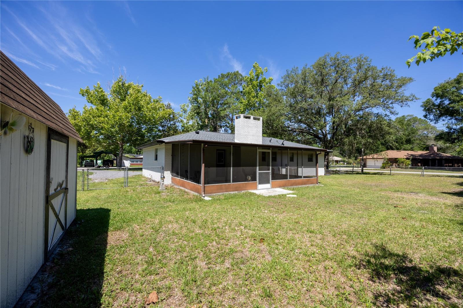 926 Woodlawn St Property Photo 33
