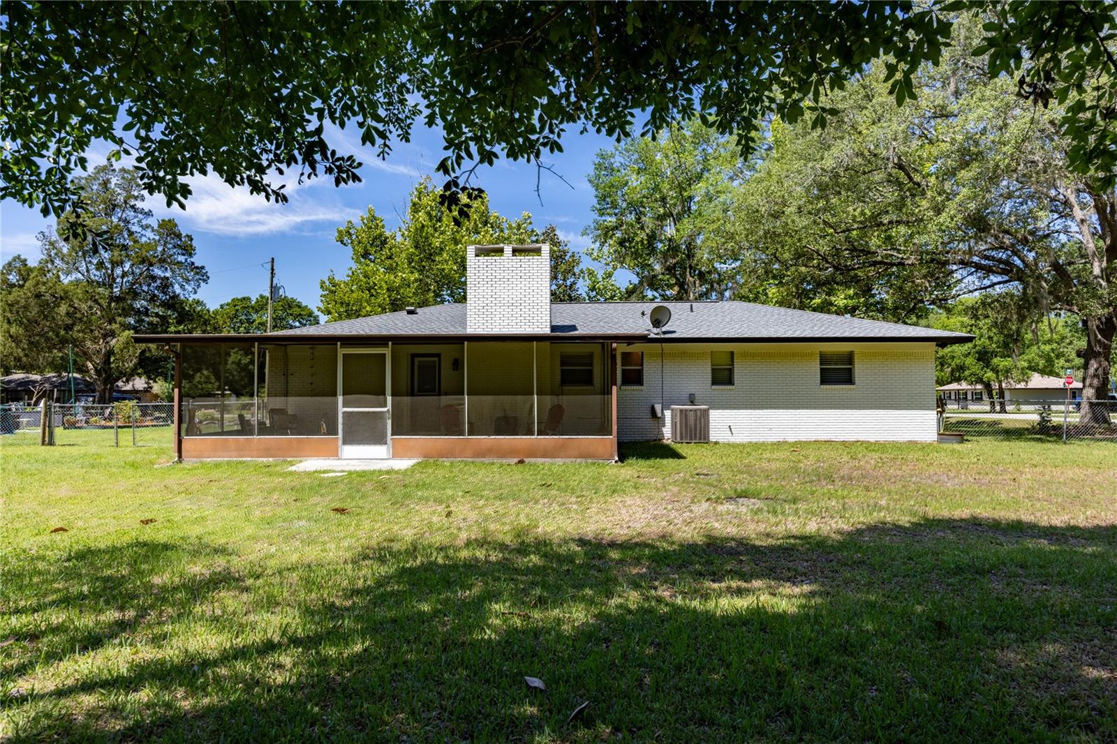 926 Woodlawn St Property Photo 34