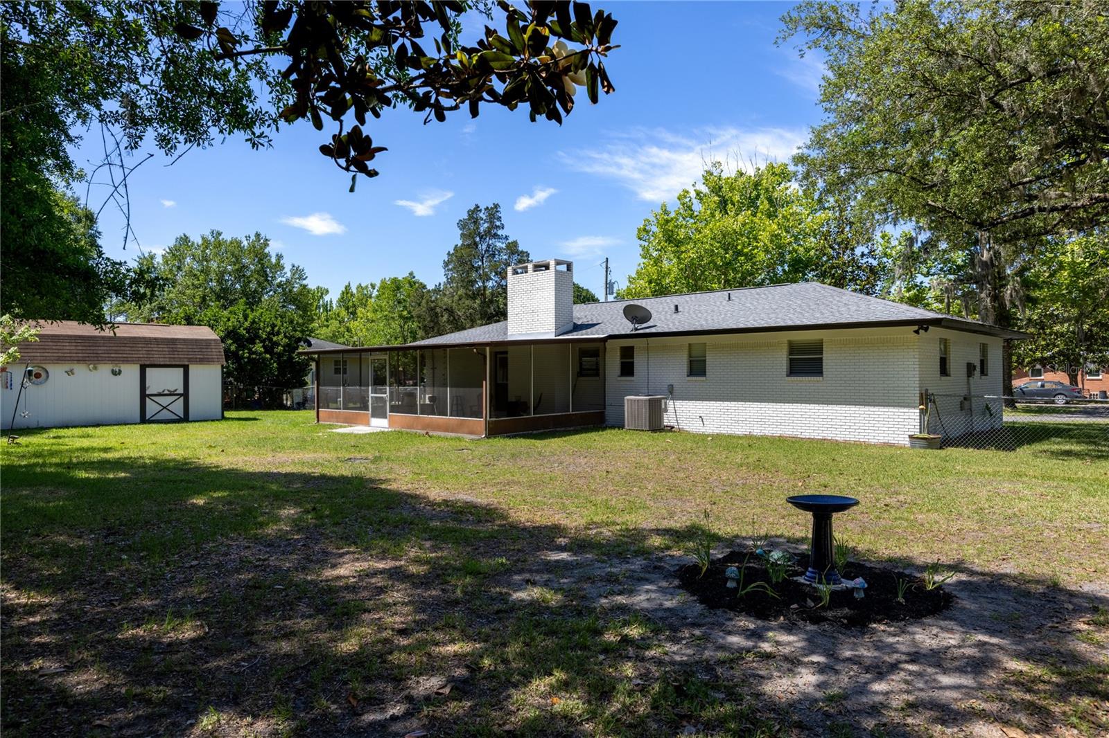 926 Woodlawn St Property Photo 35