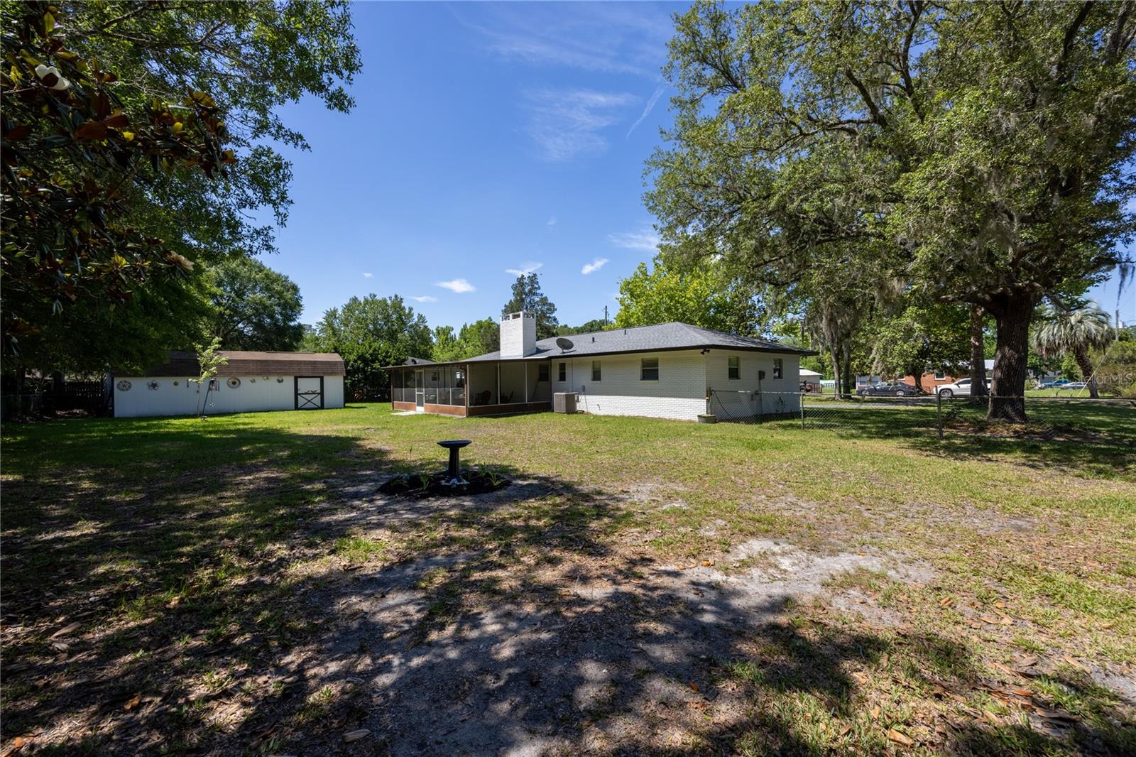 926 Woodlawn St Property Photo 36