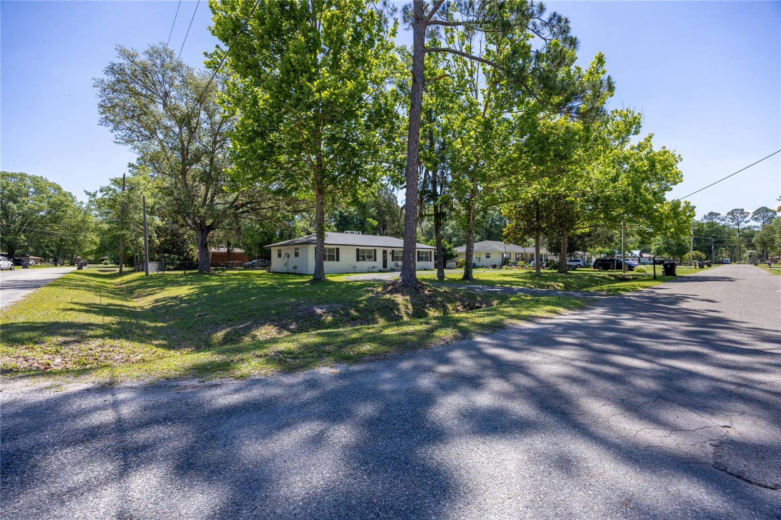 926 Woodlawn St Property Photo 37