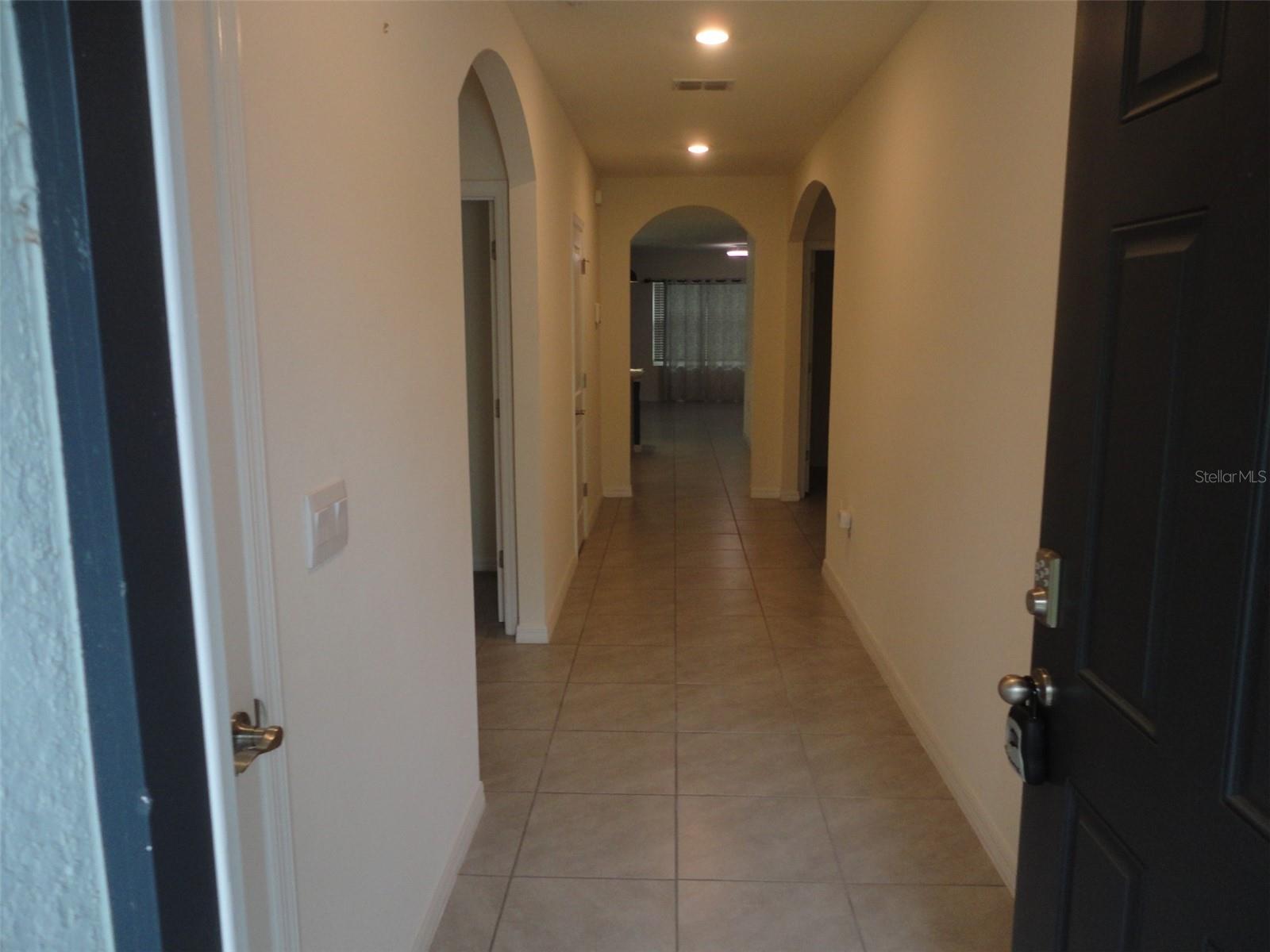 216 Hickory Crse Property Photo 3