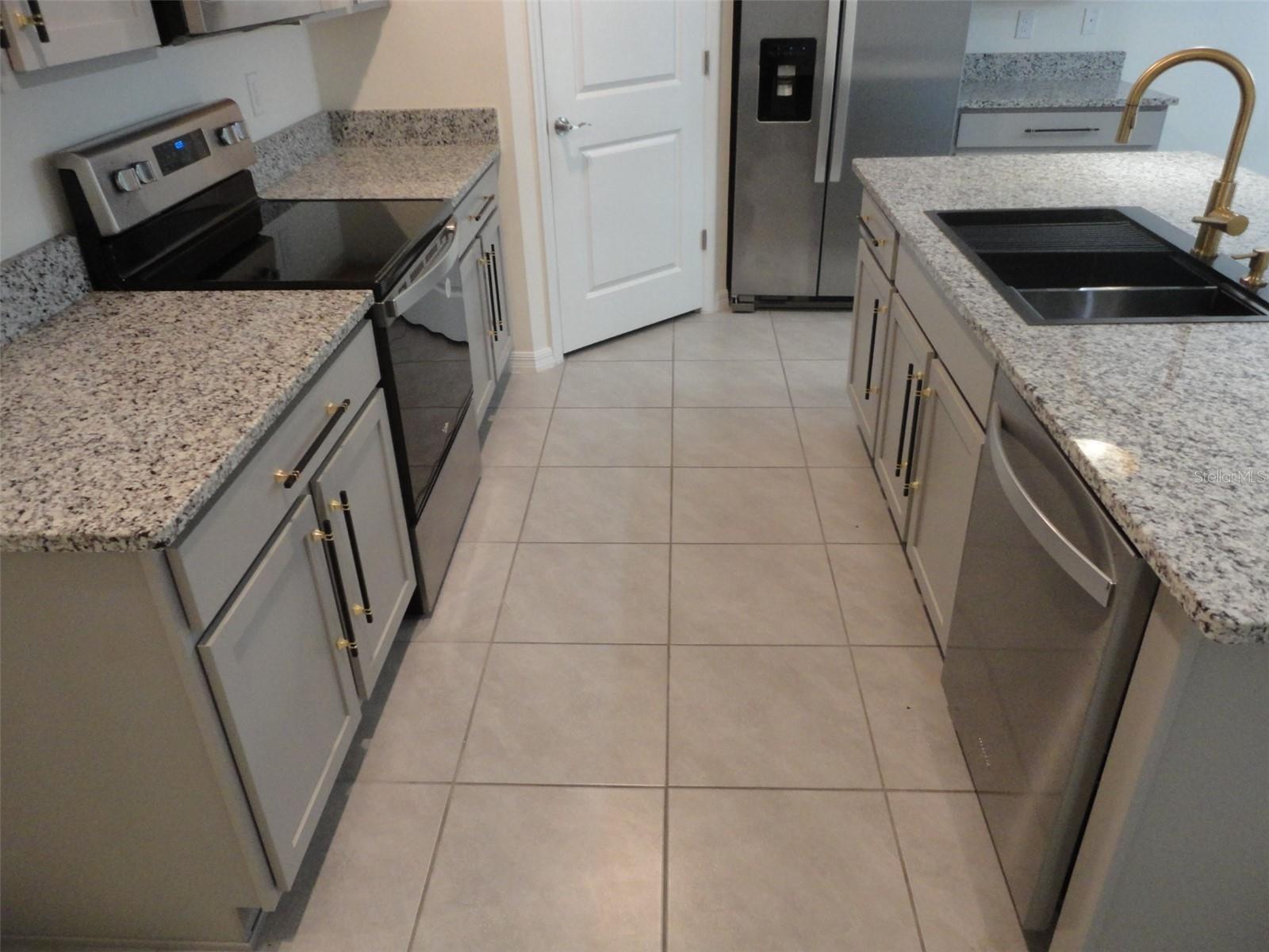 216 Hickory Crse Property Photo 6