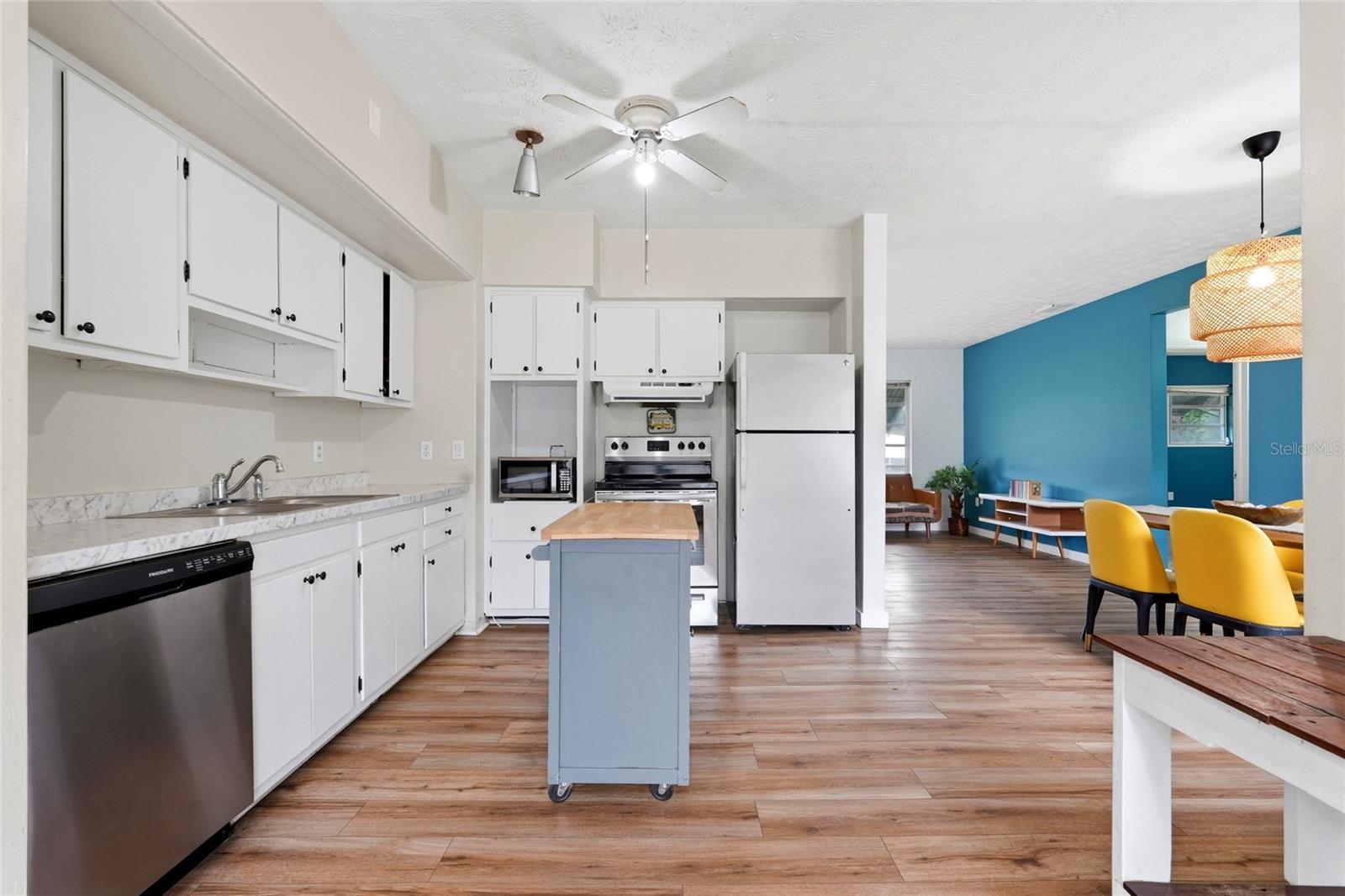 665 Se Heron St Property Photo 13