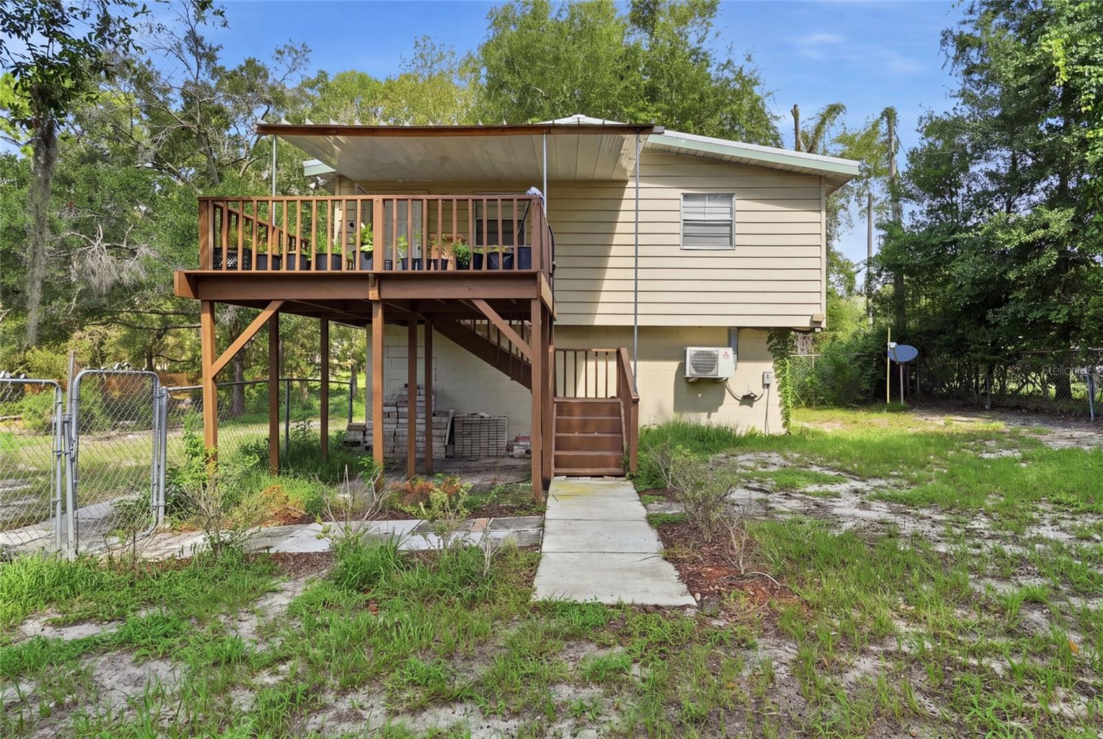 665 Se Heron St Property Photo 19