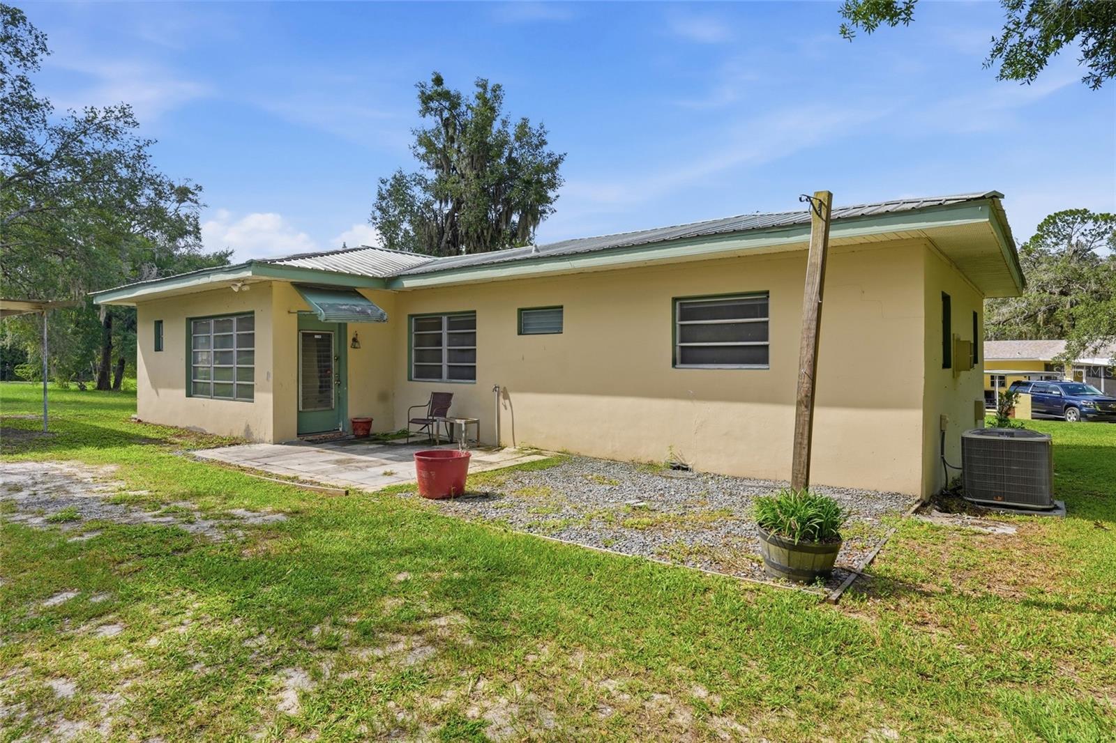 665 Se Heron St Property Photo 28