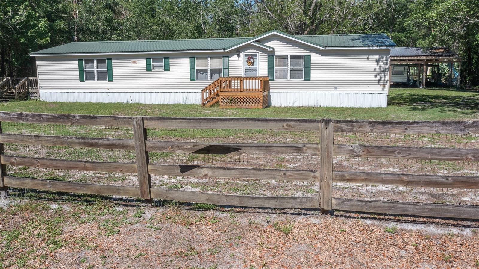 17824 Ne 143rd Ter Property Photo 3