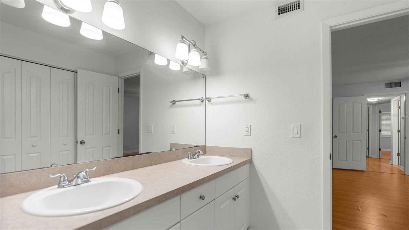 501 Sw 75th St #b5 Property Photo 17