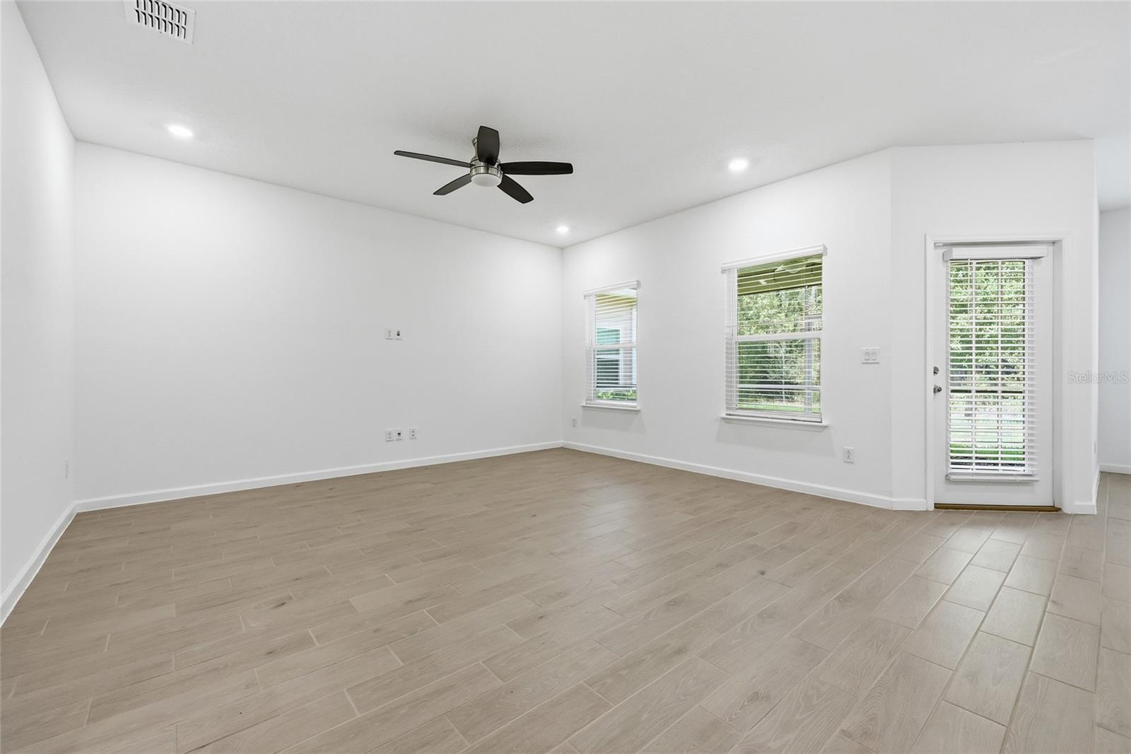 2208 Nw 89th Way Property Photo 14
