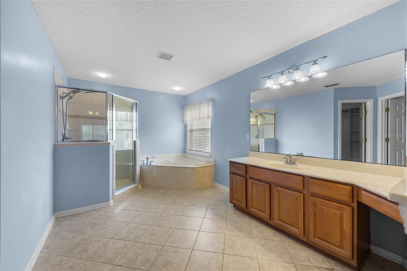 741 Flowers Street Property Photo 24