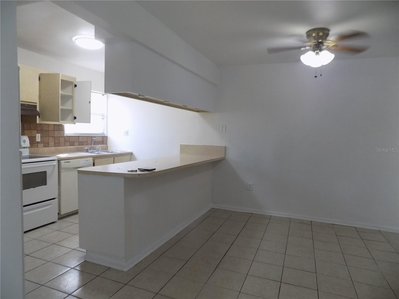 2811 Sw Archer Rd #x 201 Property Photo 12