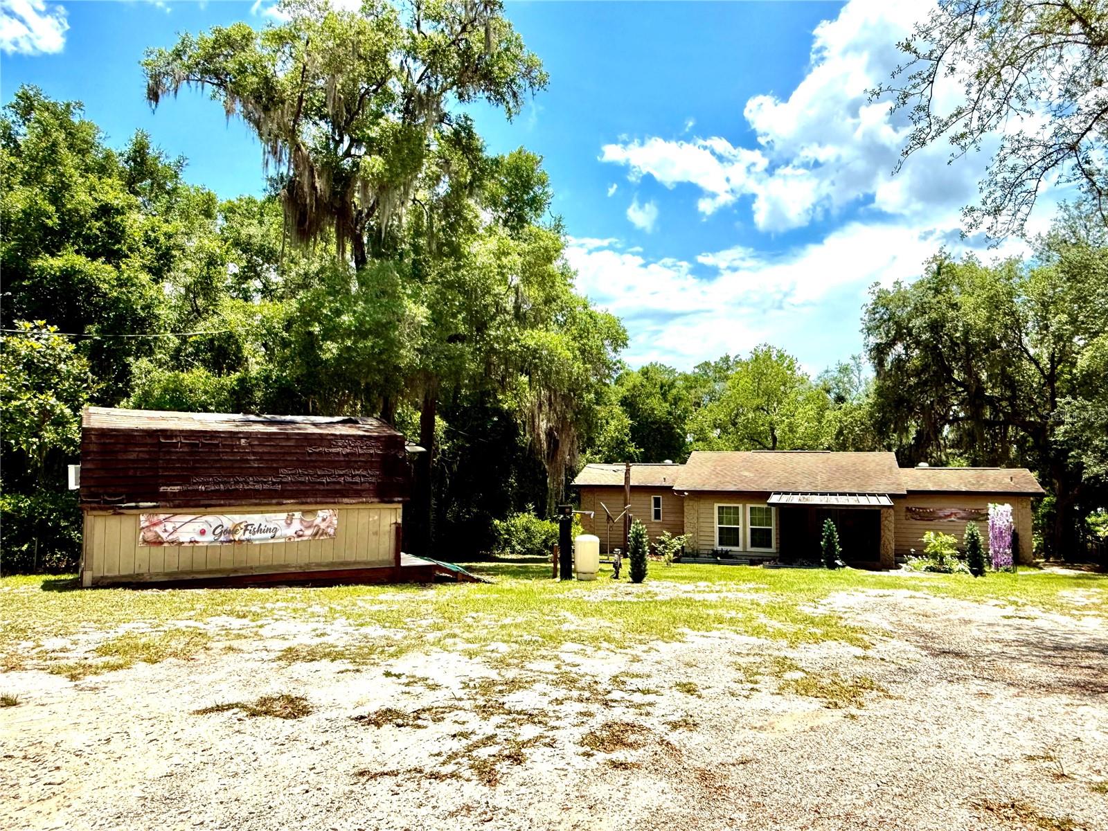 208 Ashley St Property Photo 25