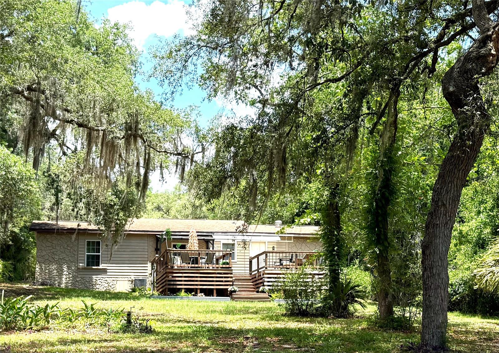 208 Ashley St Property Photo 29