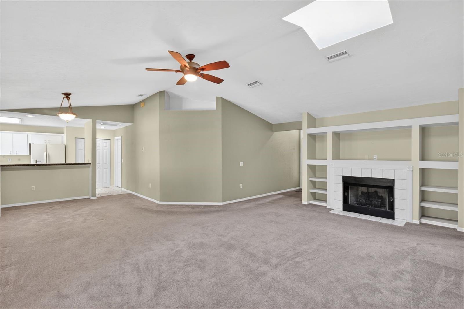 2305 Nw 44th Pl Property Photo 6