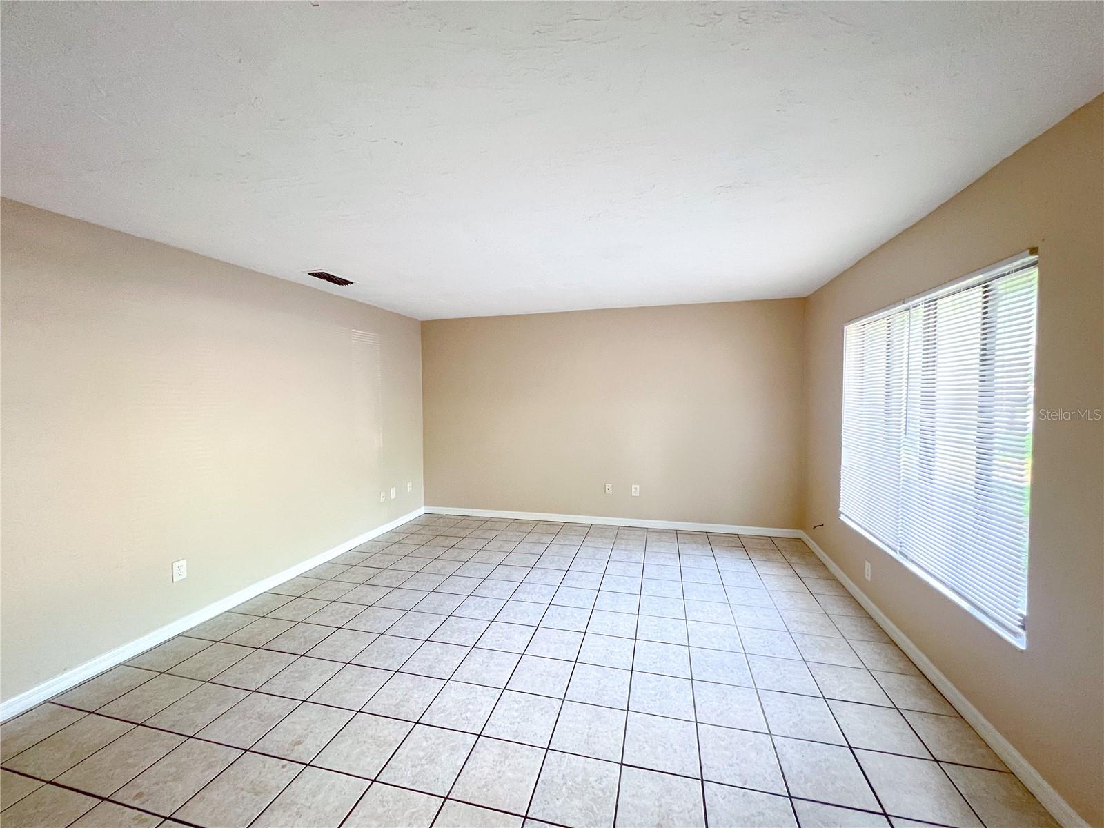 703 Sw 69th Ter #b Property Photo 4