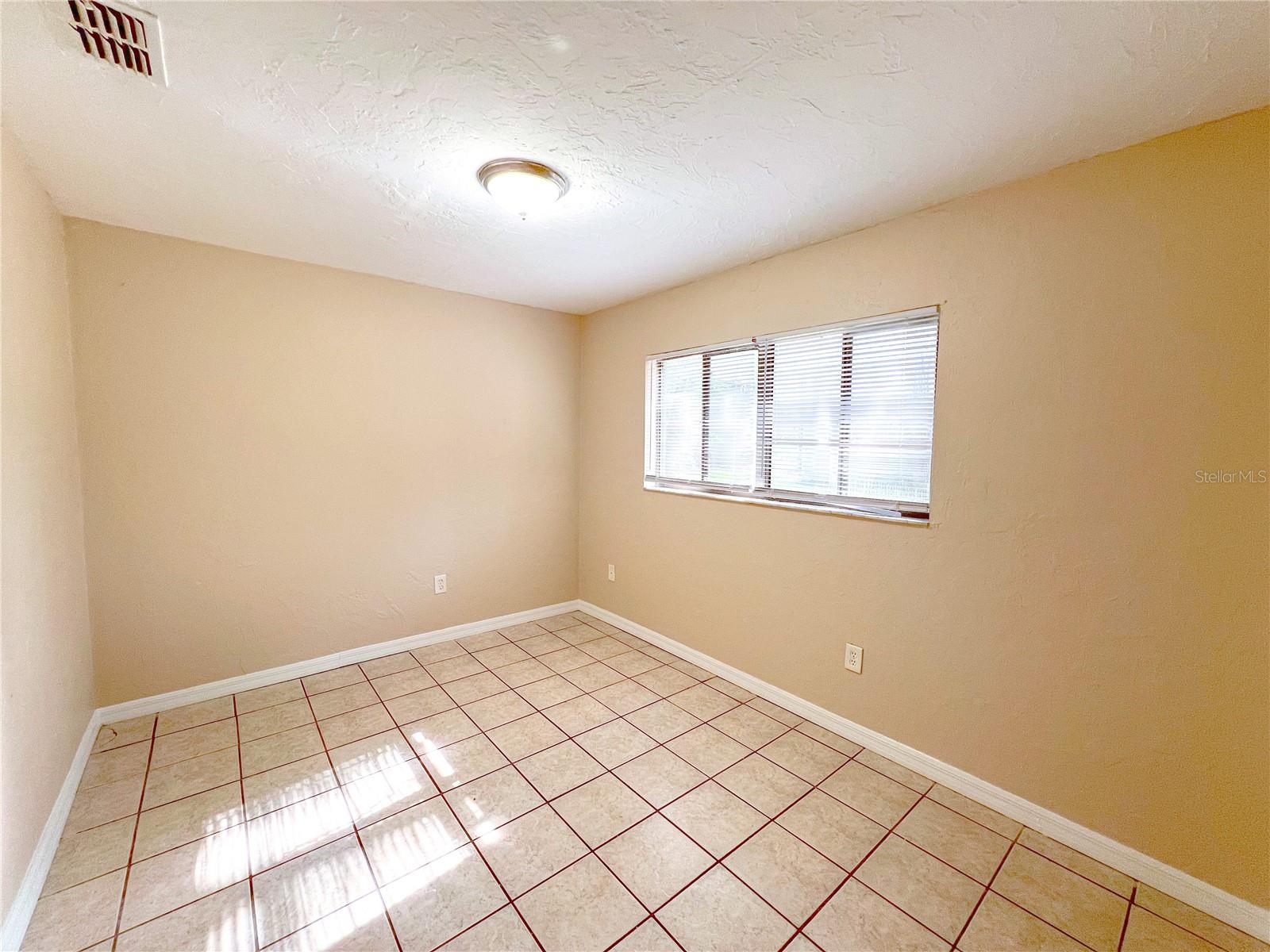 703 Sw 69th Ter #b Property Photo 5