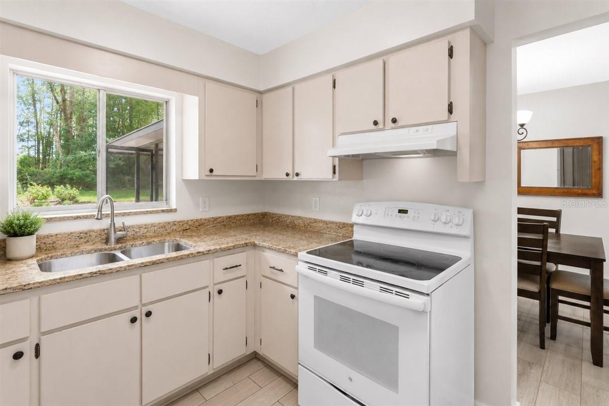 10803 Sw 92nd Pl Property Photo 15