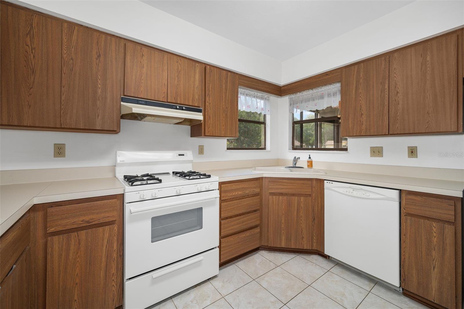 8496 Nw 37th Ter Property Photo 11