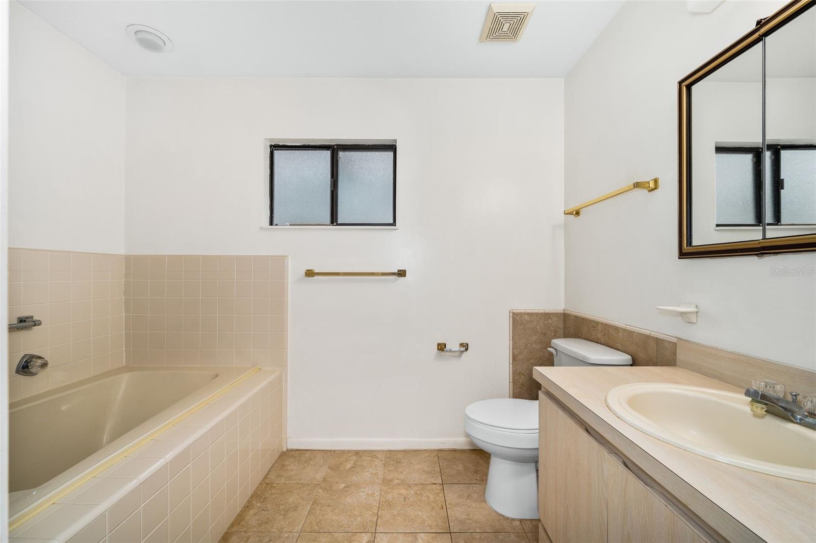 8496 Nw 37th Ter Property Photo 17