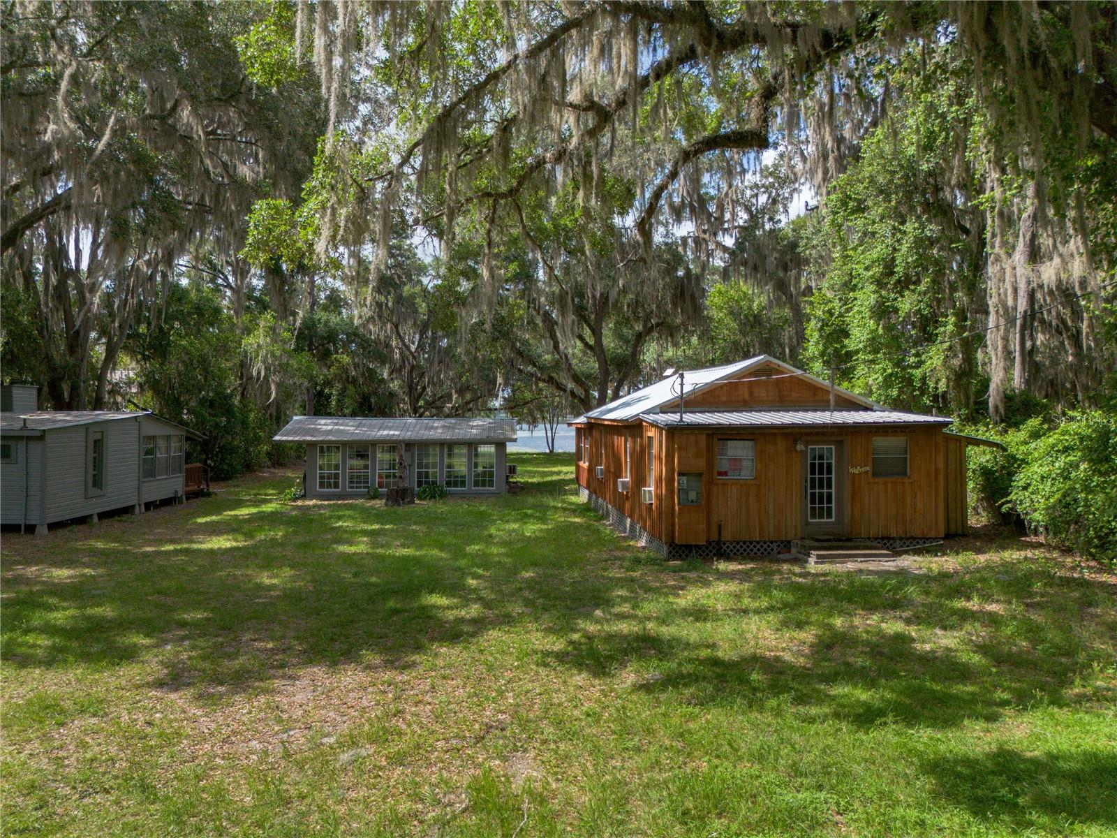1847 State Road 20 Property Photo 2