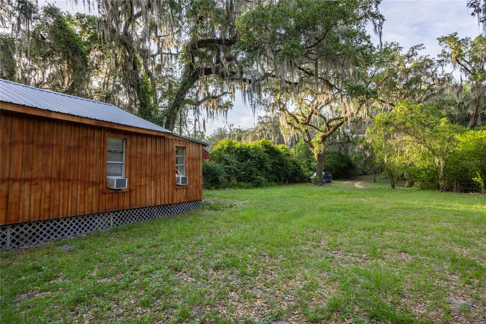 1847 State Road 20 Property Photo 4