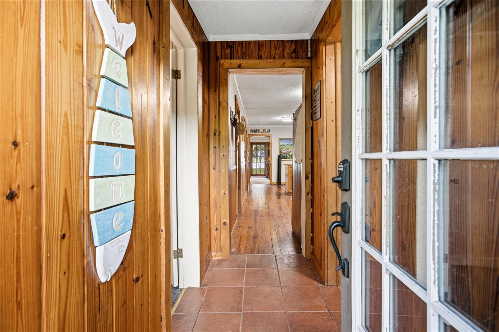 1847 State Road 20 Property Photo 5