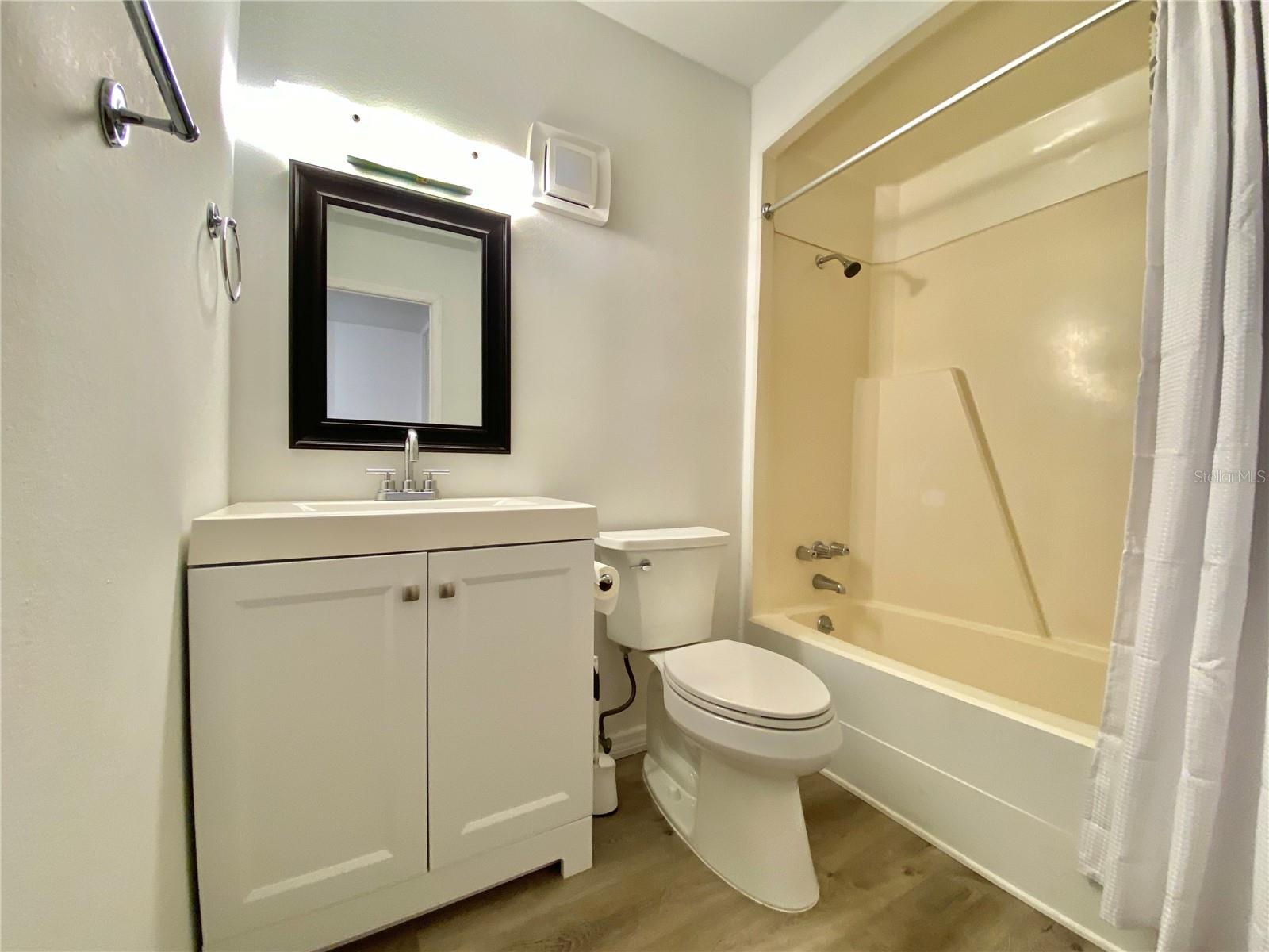 6519 W Newberry Rd #1211 Property Photo 9