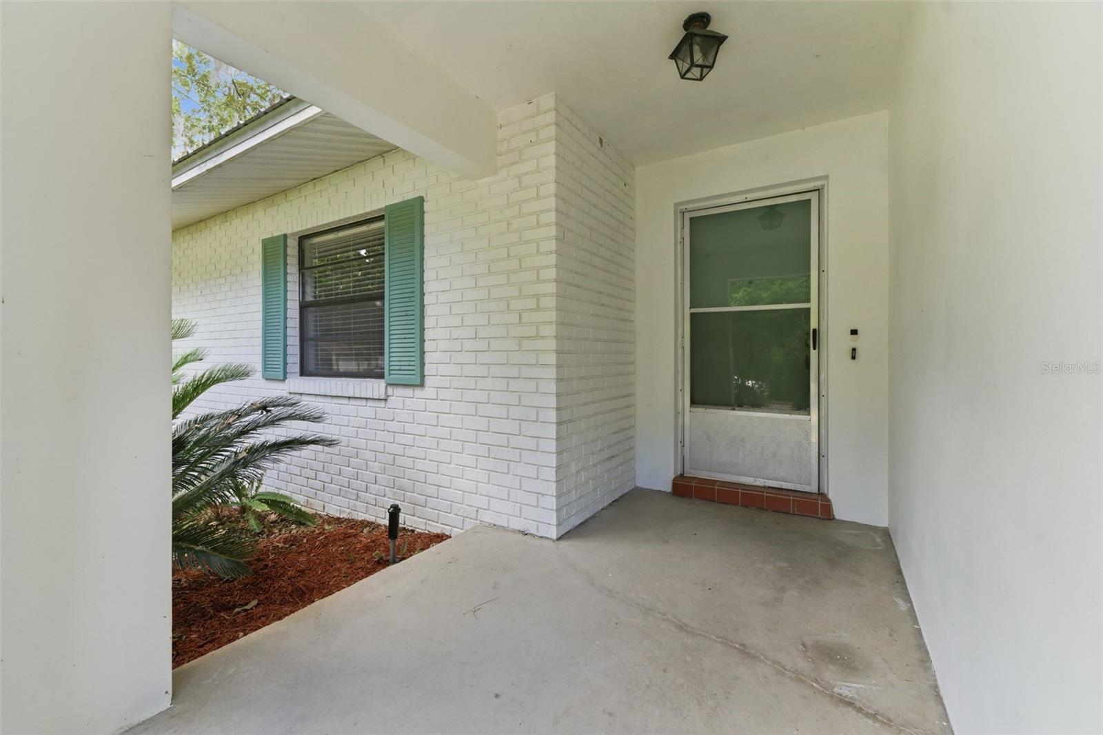 8127 Sw 12th Pl Property Photo 3
