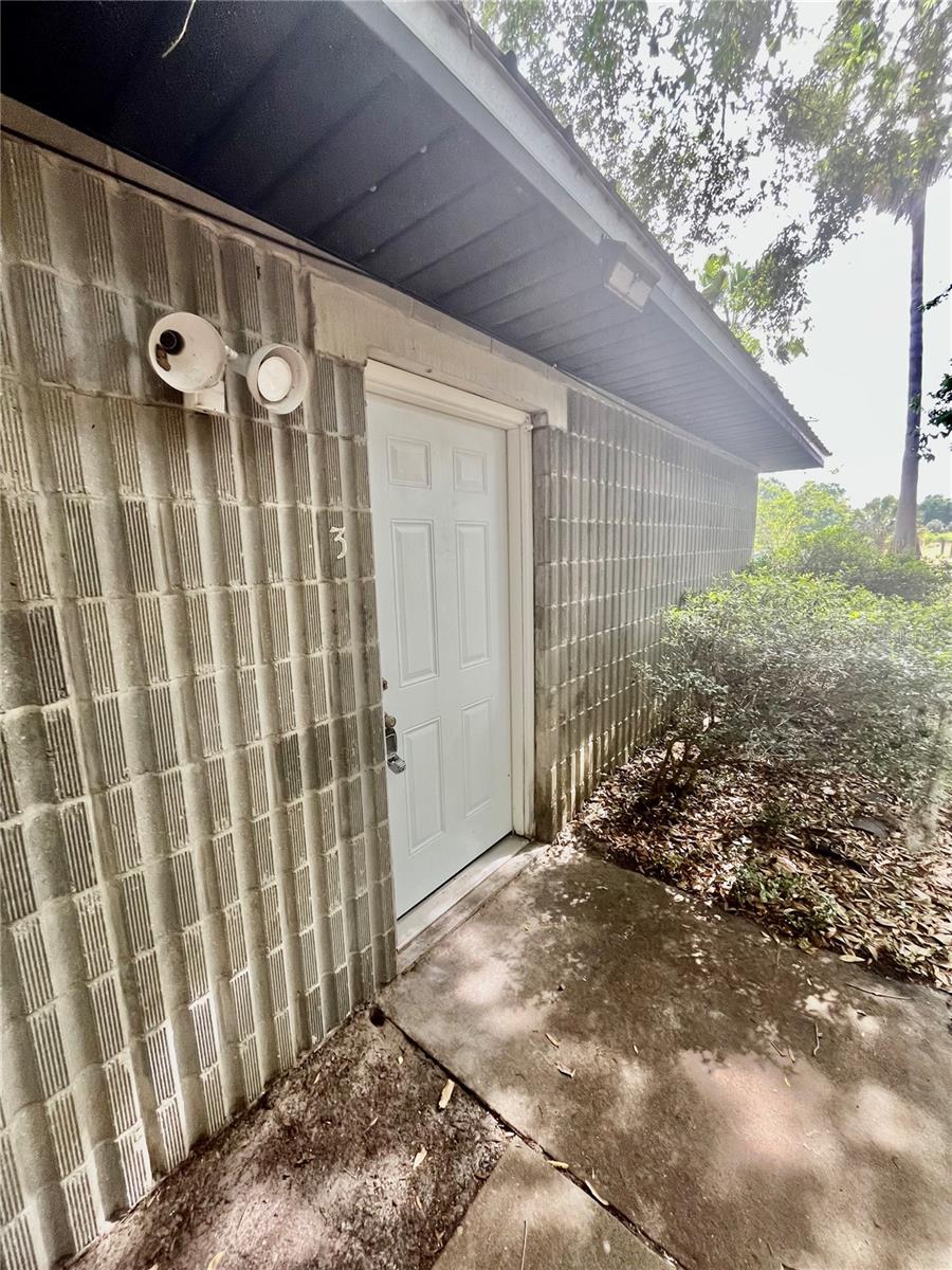 2321 Sw 31st Pl #2 Property Photo 2