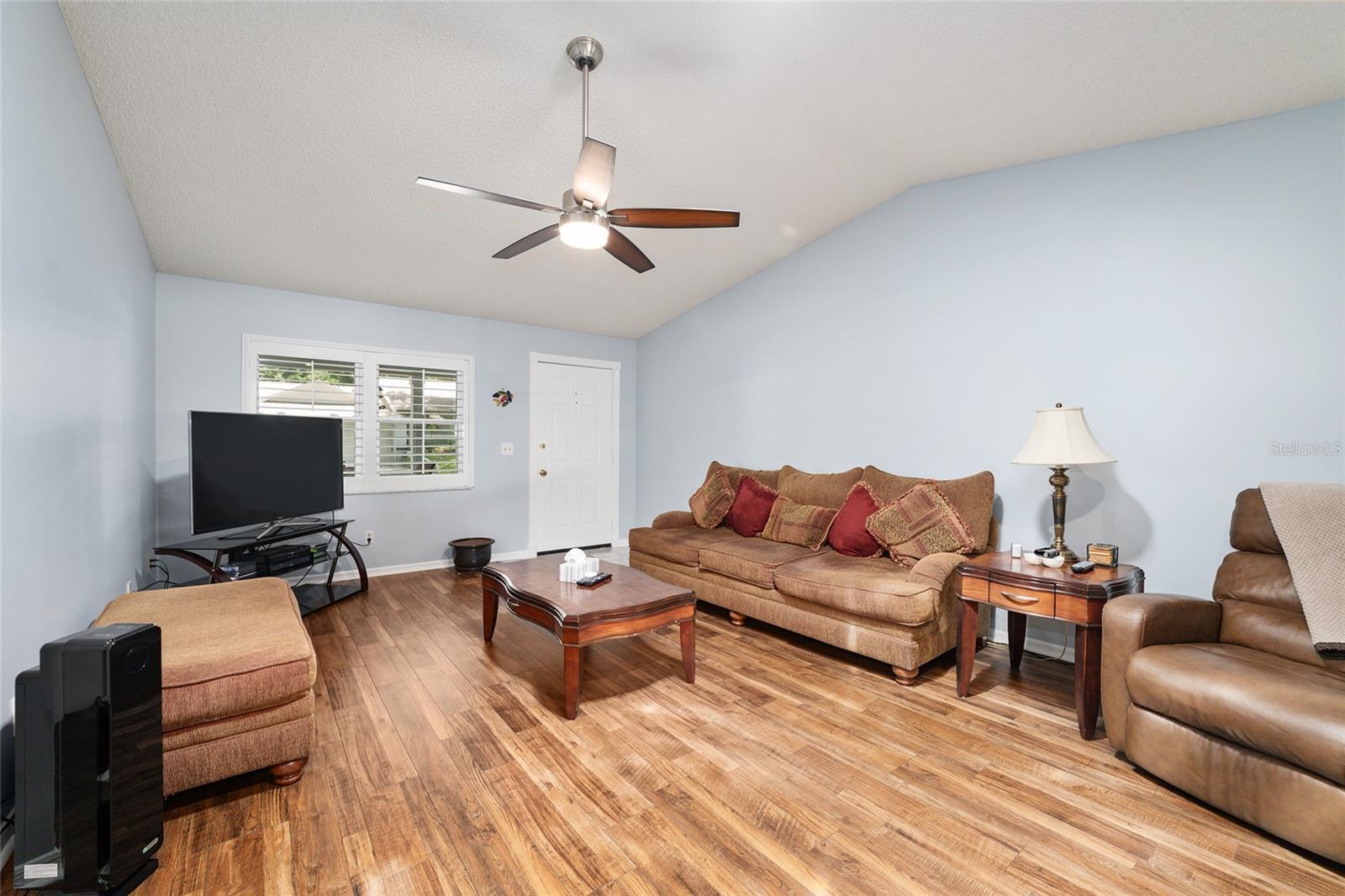 9820 Sw 89th Ter #e Property Photo 5