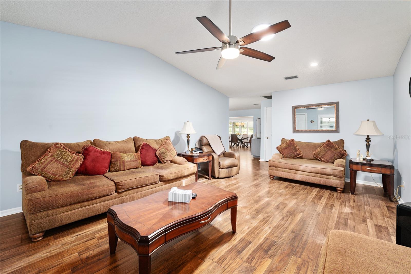 9820 Sw 89th Ter #e Property Photo 6