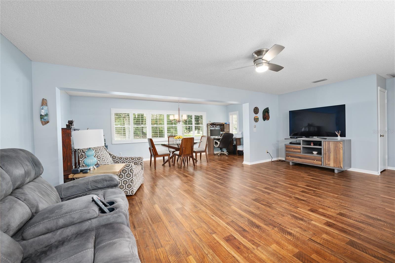 9820 Sw 89th Ter #e Property Photo 8