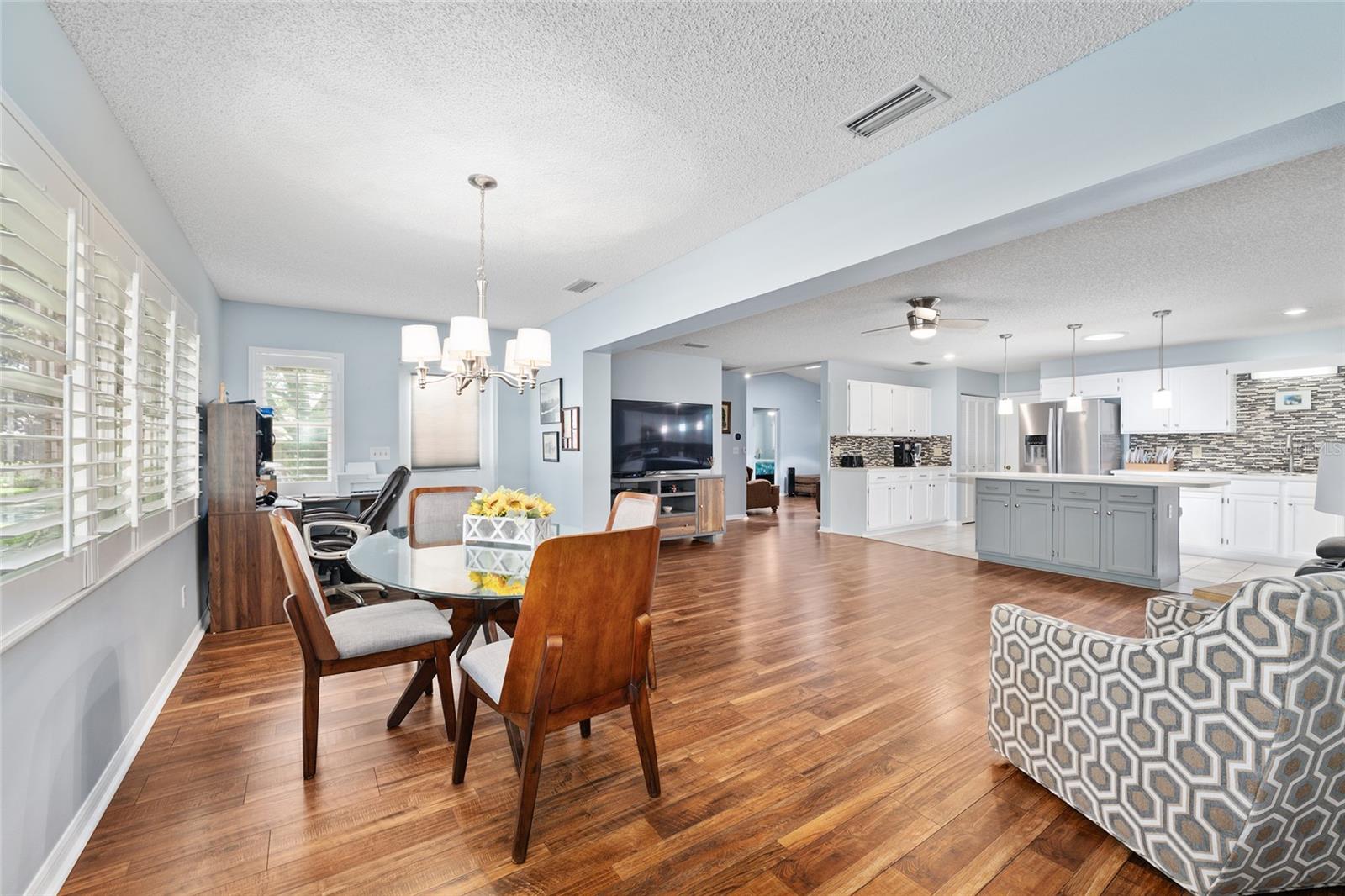 9820 Sw 89th Ter #e Property Photo 19