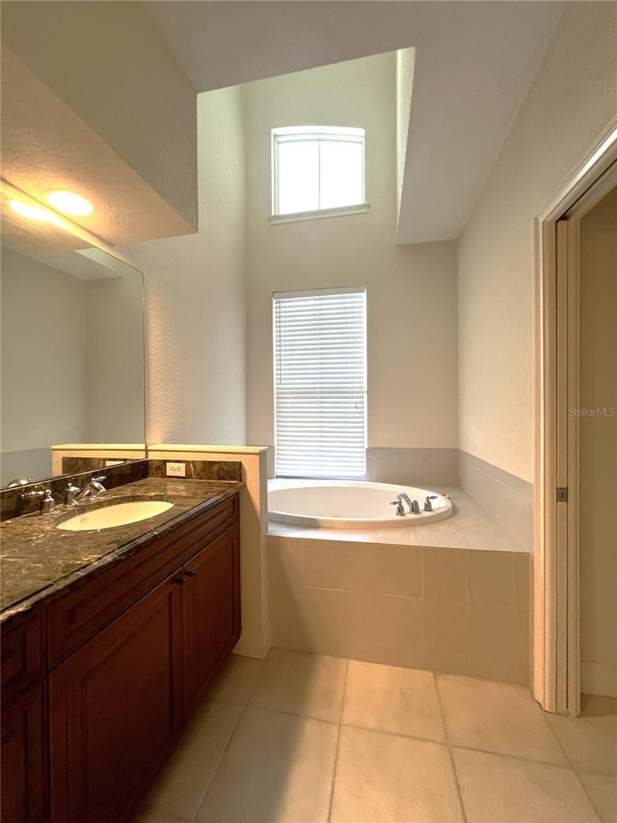 1762 Nw 34th St #2 Property Photo 15