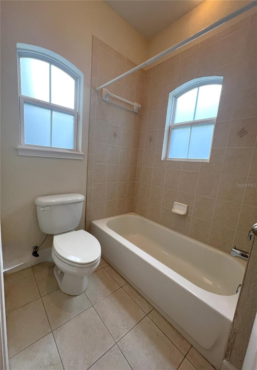 1762 Nw 34th St #2 Property Photo 22
