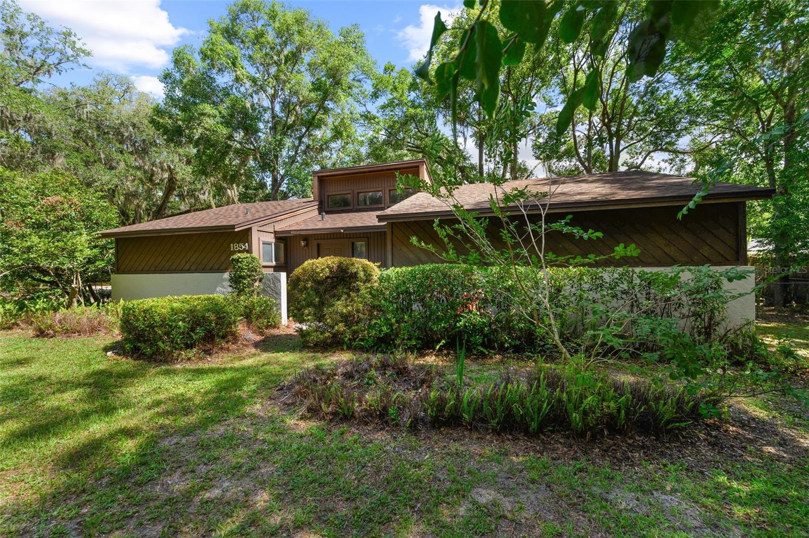 1854 Nw 41st Pl Property Photo 2