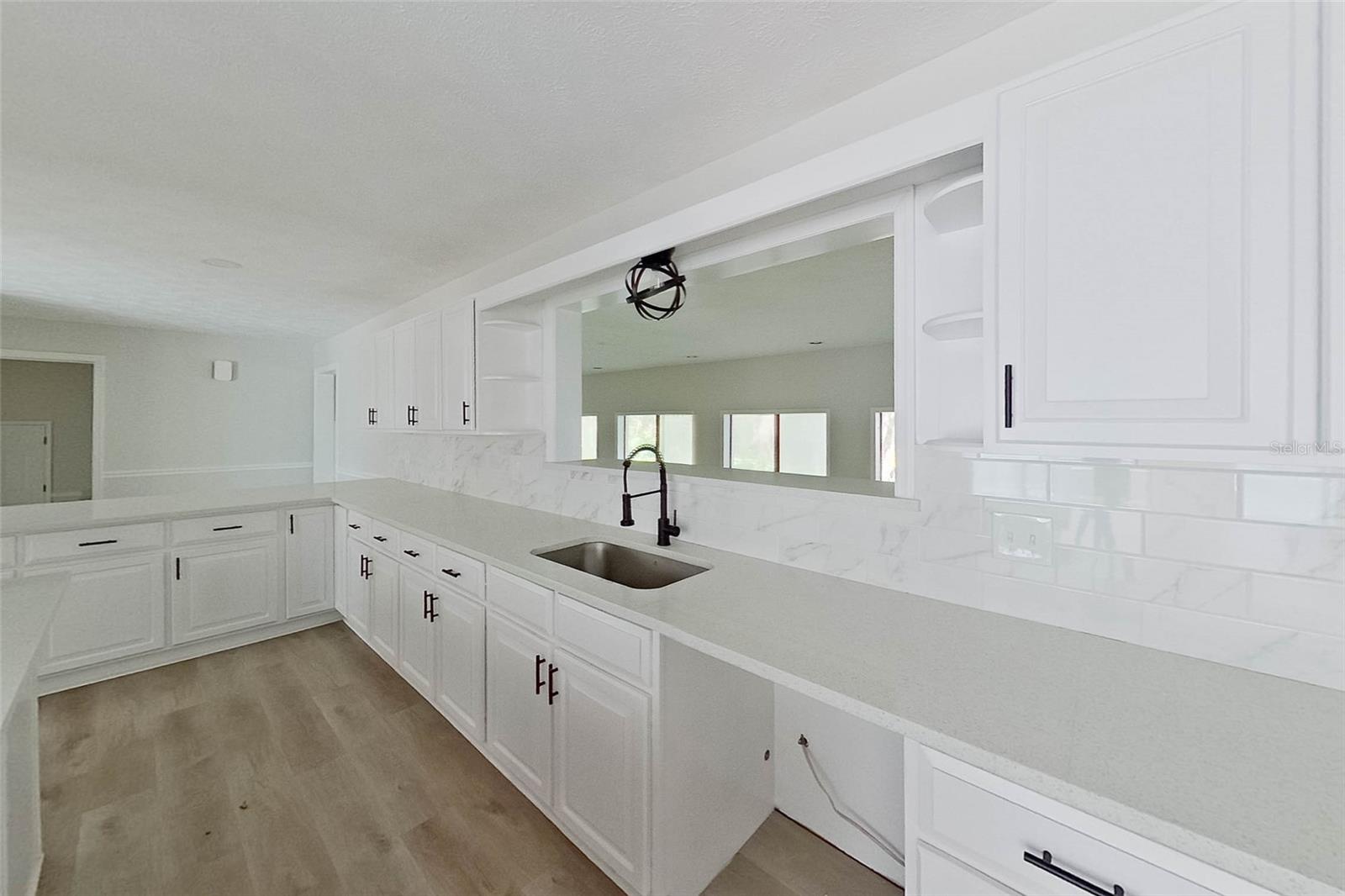 6249 Lake Dr Property Photo 7