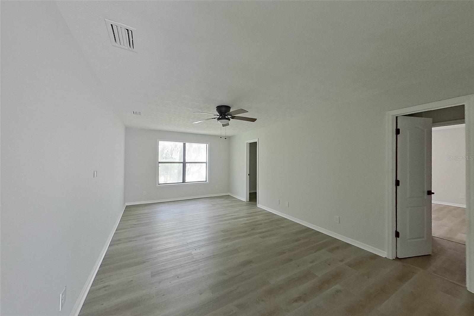 6249 Lake Dr Property Photo 24