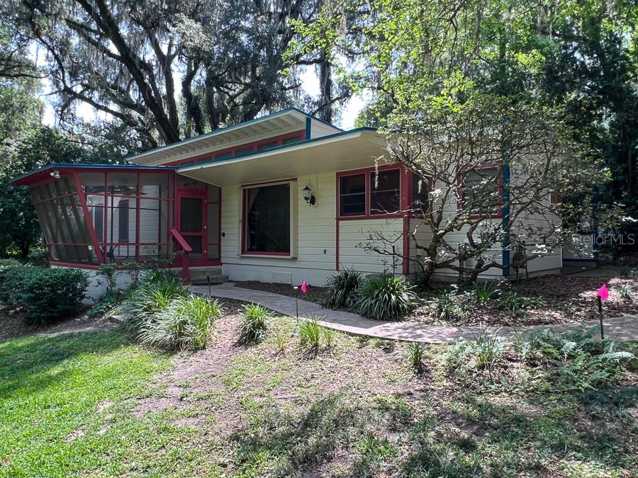411 Nw 26th St Property Photo 1