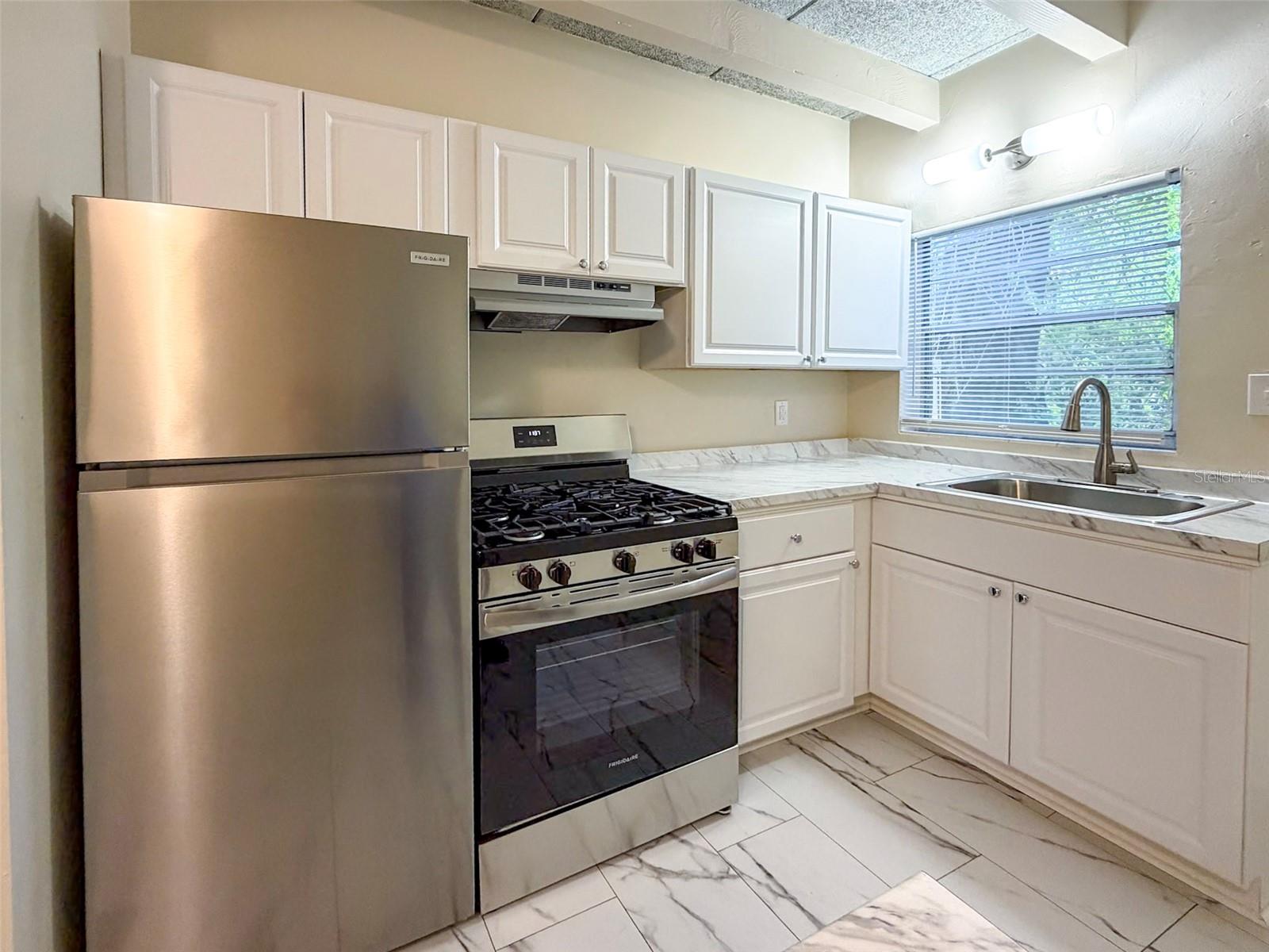 219 Nw 3rd Ave #b Property Photo 8