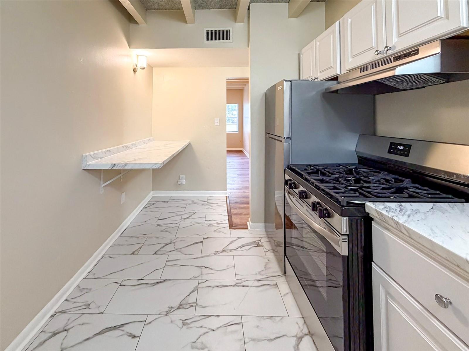 219 Nw 3rd Ave #b Property Photo 11