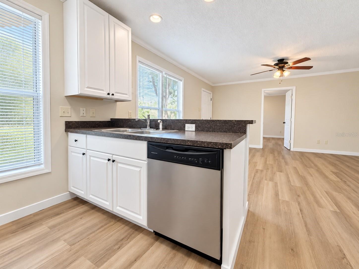 2905 Sw Archer Rd #4019 Property Photo 4