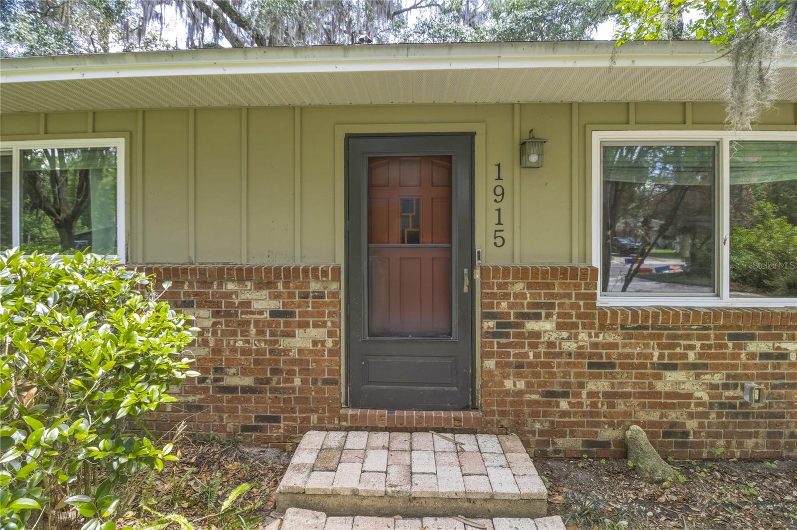 1915 NW 42ND PL