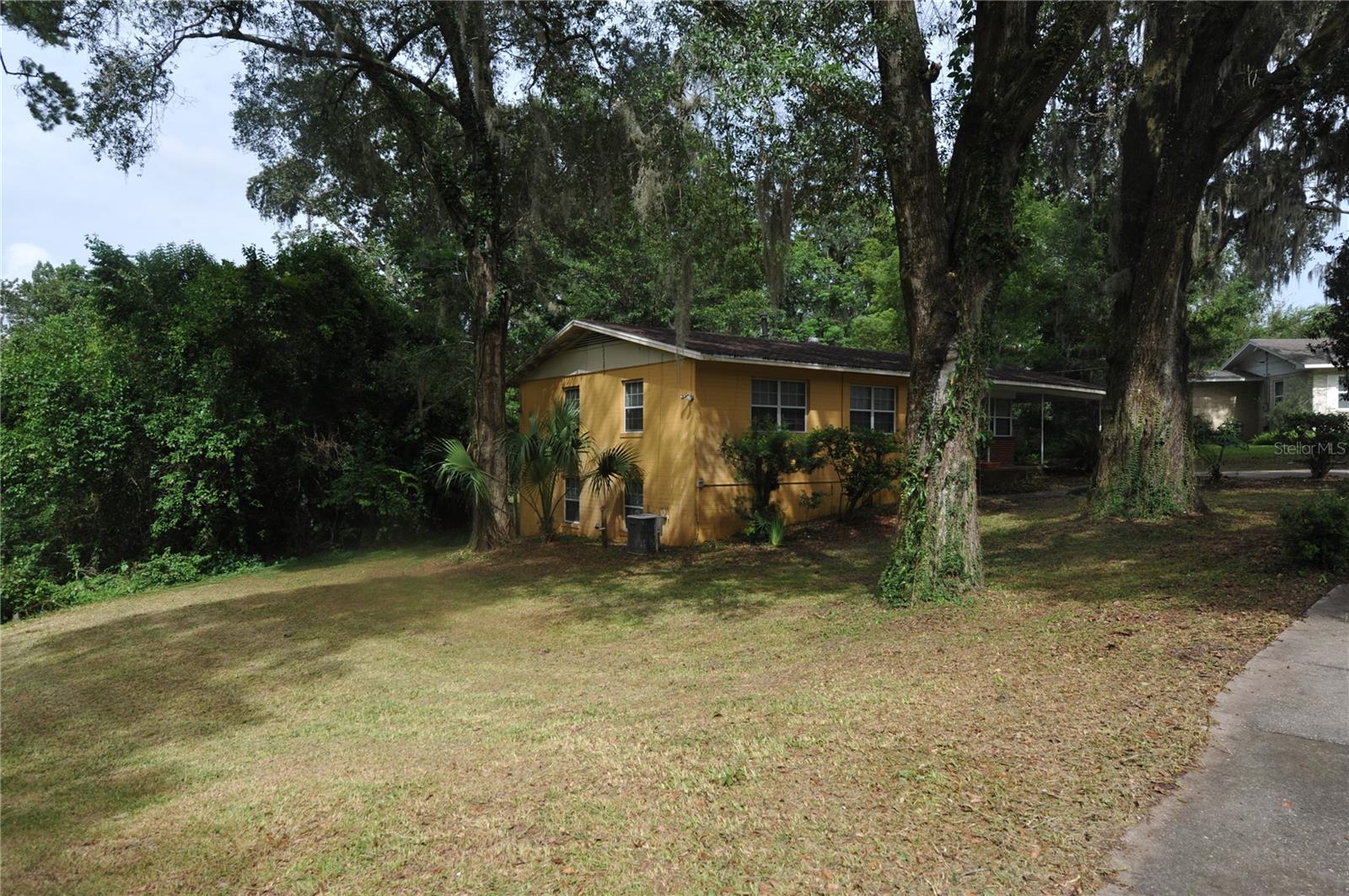 1410 Nw 7th Rd Property Photo 2