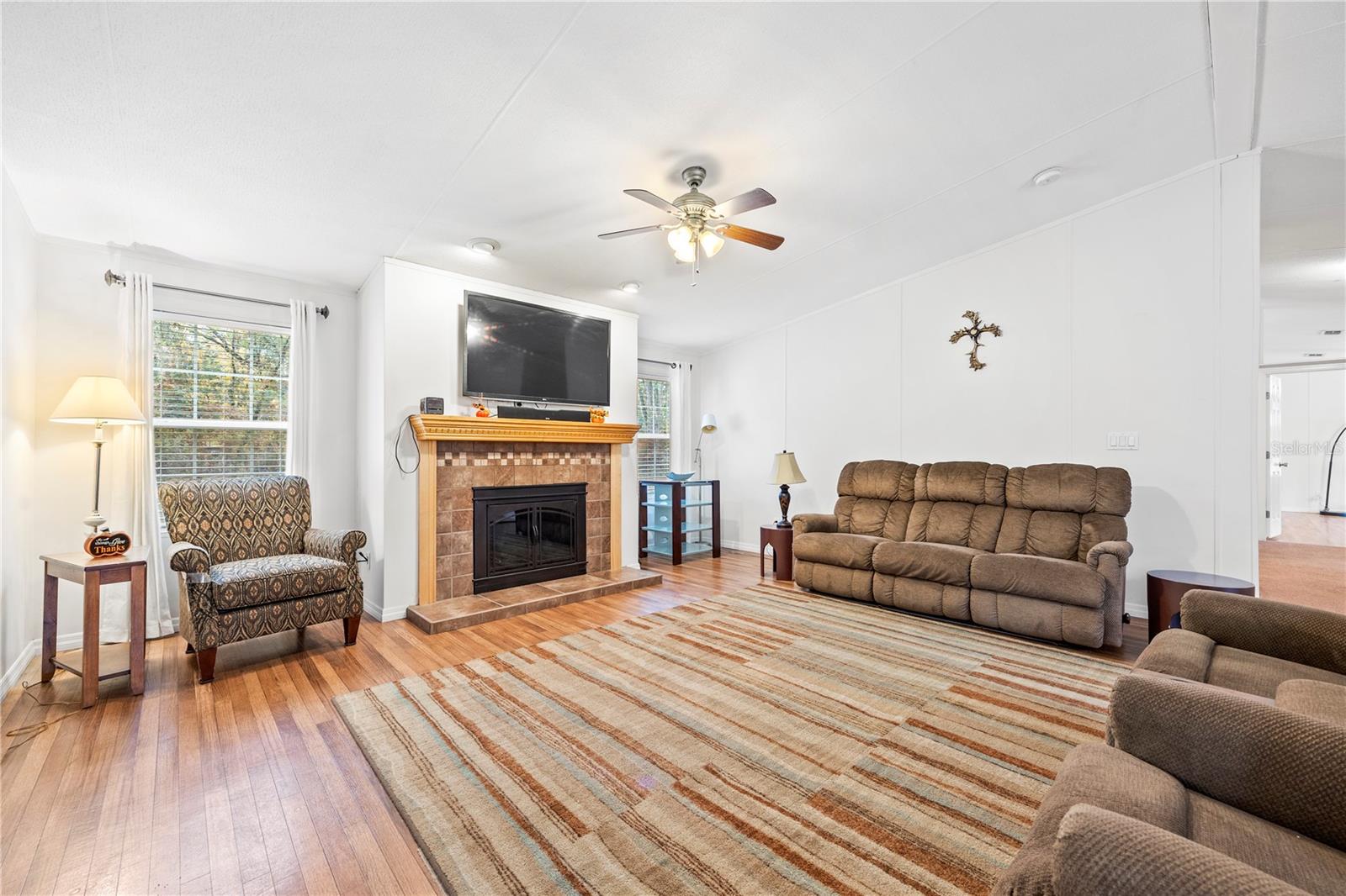 1366 Sw Central Ter Property Photo 3