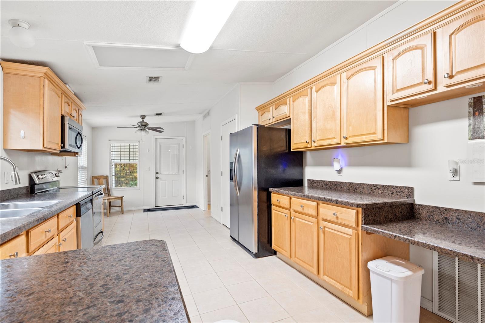 1366 Sw Central Ter Property Photo 6