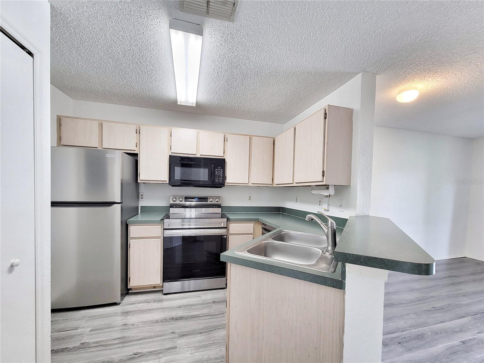 3705 Sw 27th St #818 Property Photo 16