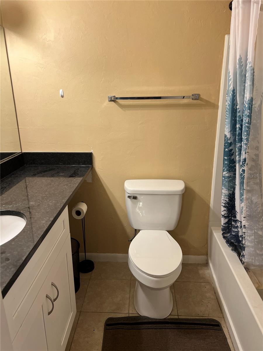 3800 Sw 20th Ave #204-rm 4 Property Photo 5