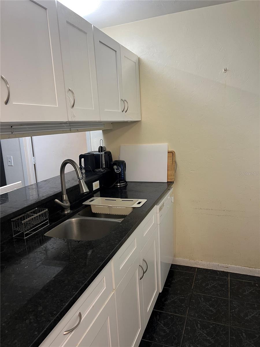 3800 Sw 20th Ave #204-rm 4 Property Photo 10